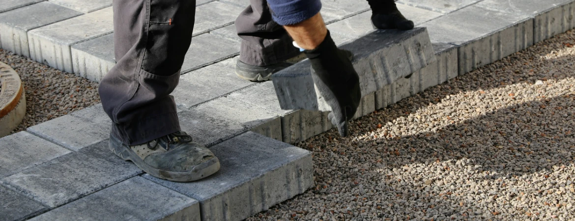 Układanie kostki brukowej